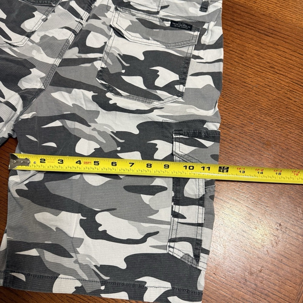 Lee Extreme Motion Cargo Shorts Mens 33 Gray Camo Stretch Performance HikingWork - Picture 13 of 16